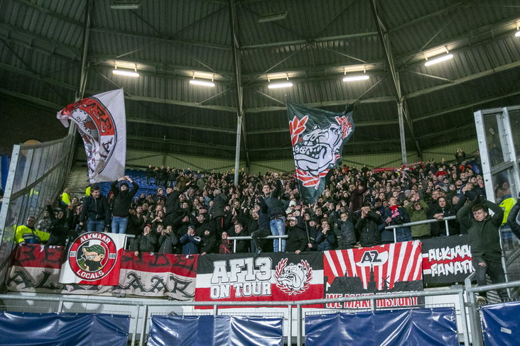 AZ-fans in het uitvak bij SC Heerenveen
