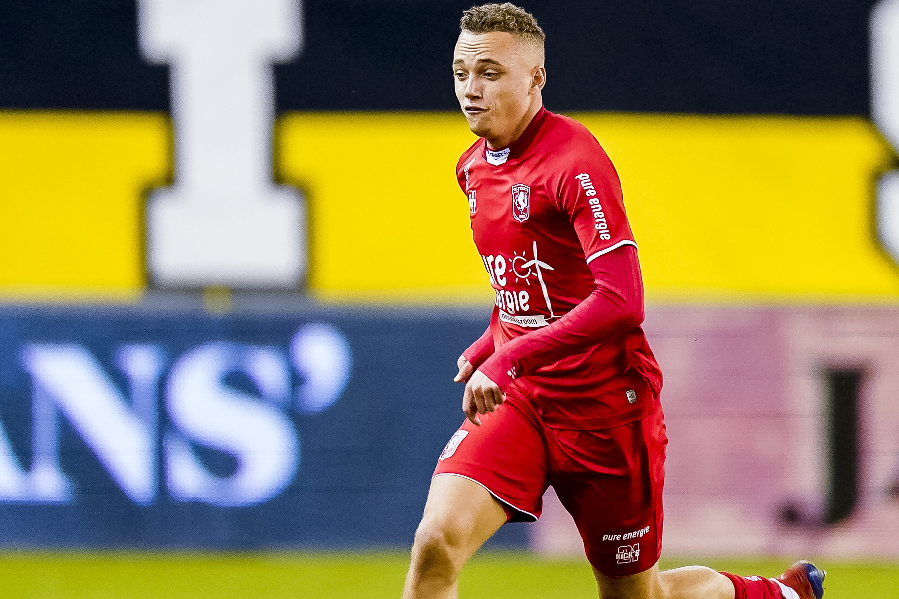 Noa Lang in het shirt van FC Twente