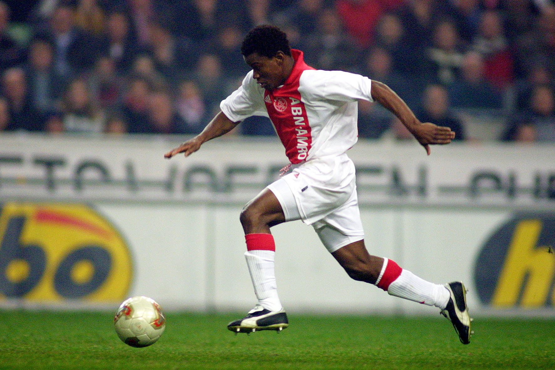 Pius Ikedia in actie voor Ajax