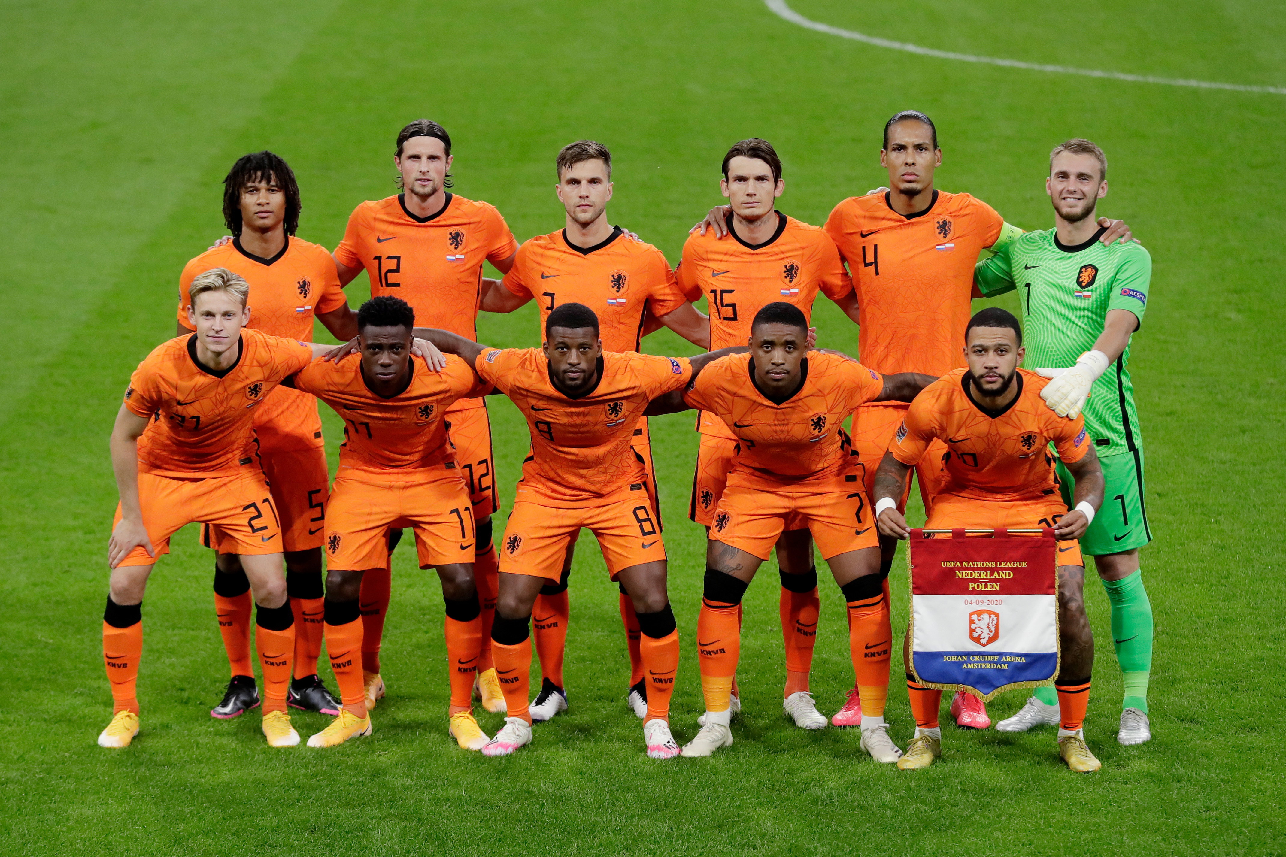 Promes en Bergwijn voor het Nederlands elftal tegen Polen in 2020