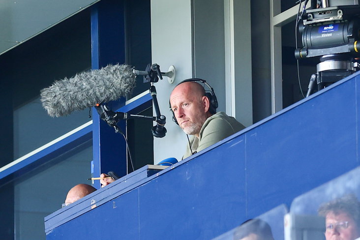 Roelof de Vries op de tribune bij SC Heerenveen