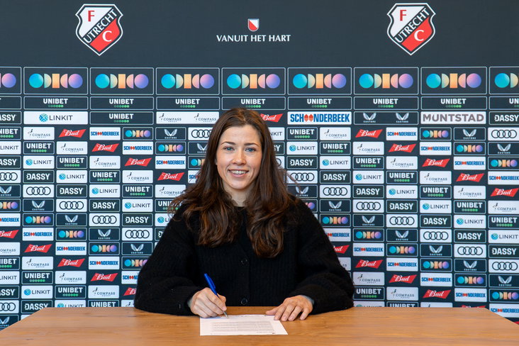 Nurija van Schoonhoven verlengt haar contract bij FC Utrecht