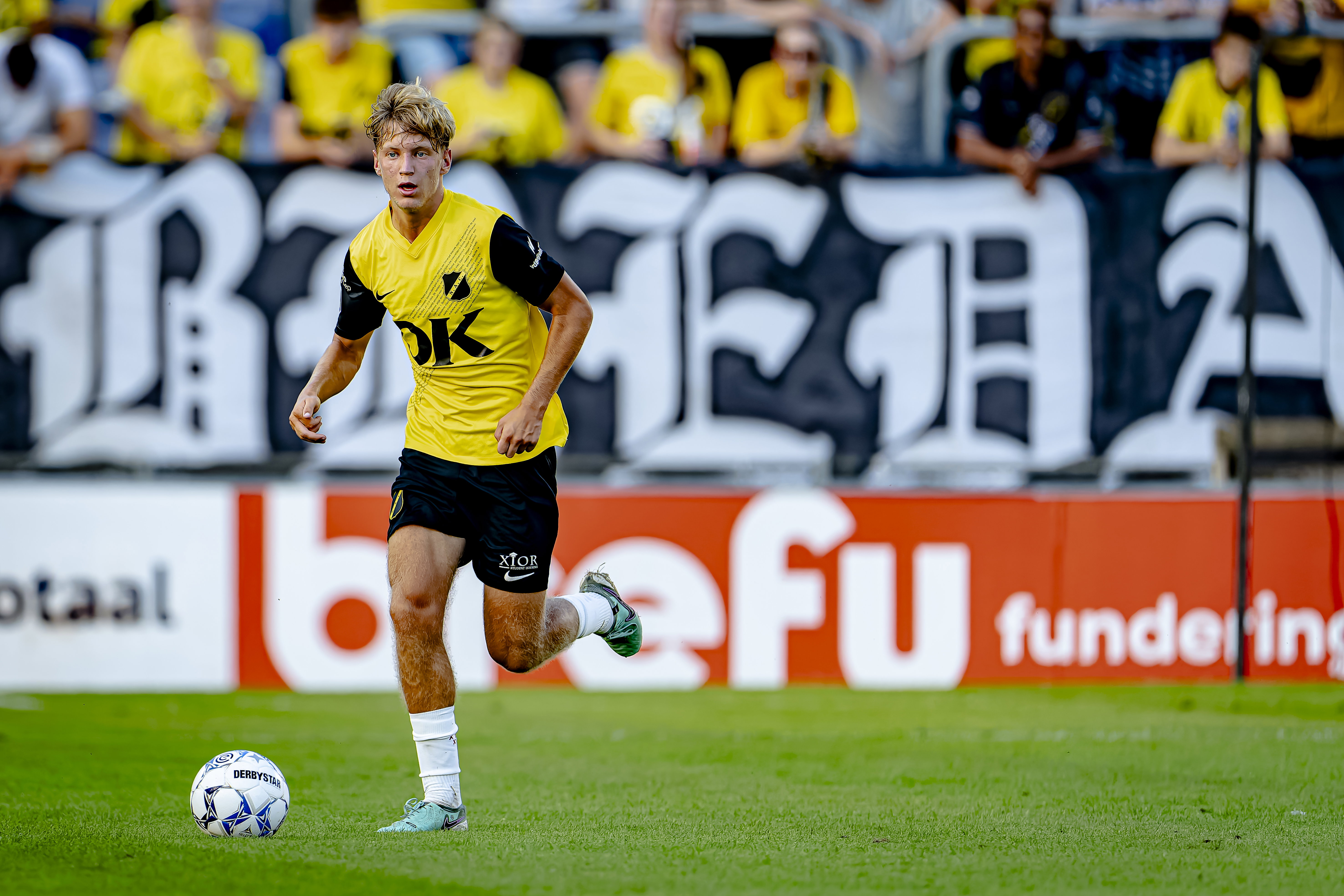 Daan van Reeuwijk in het shirt van NAC Breda