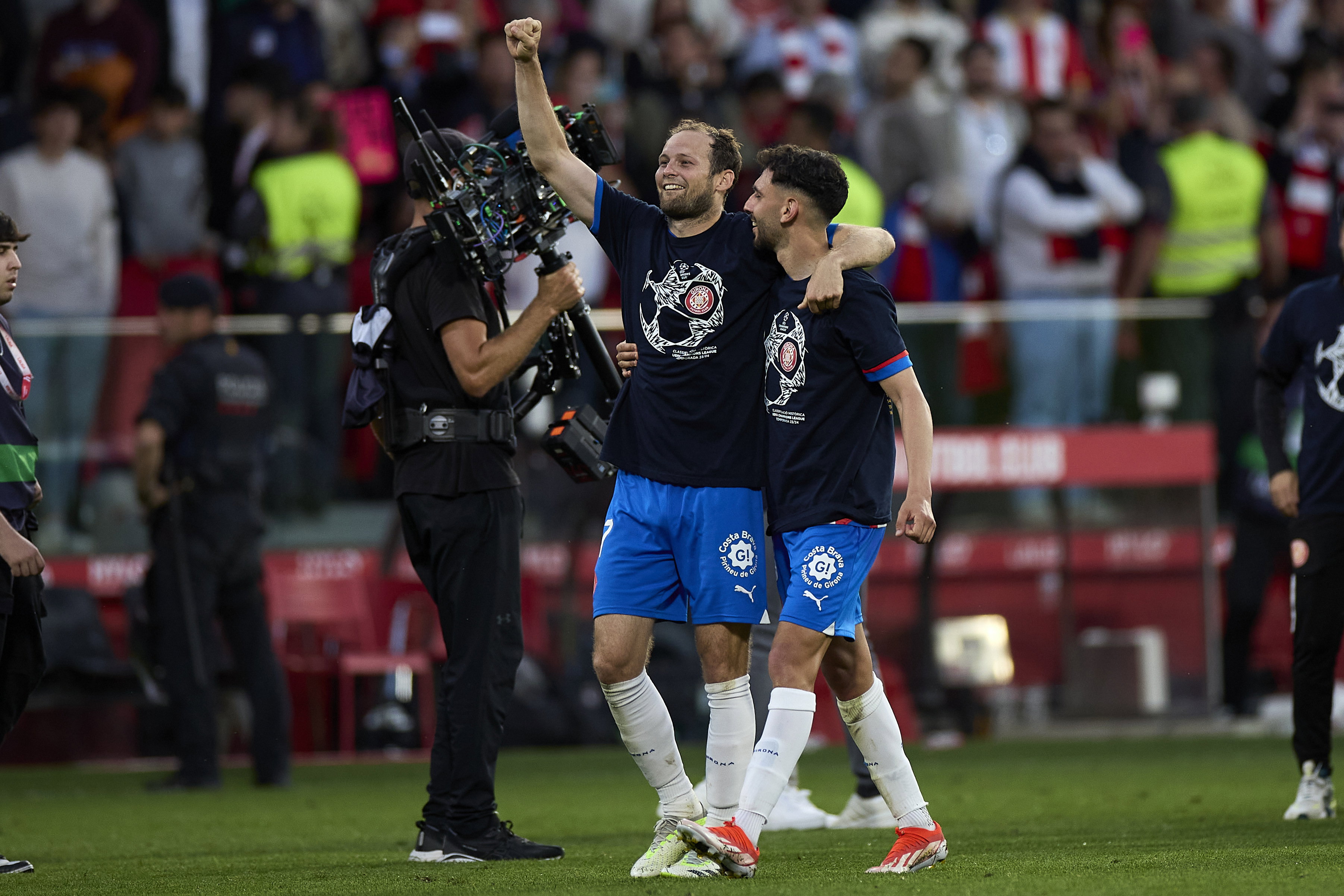 Daley Blind viert de overwinning