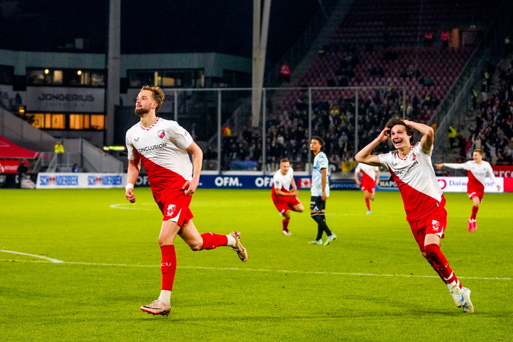 David Min viert goal