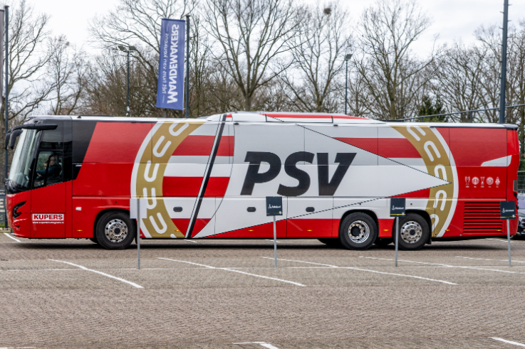 De spelersbus van PSV in 2023