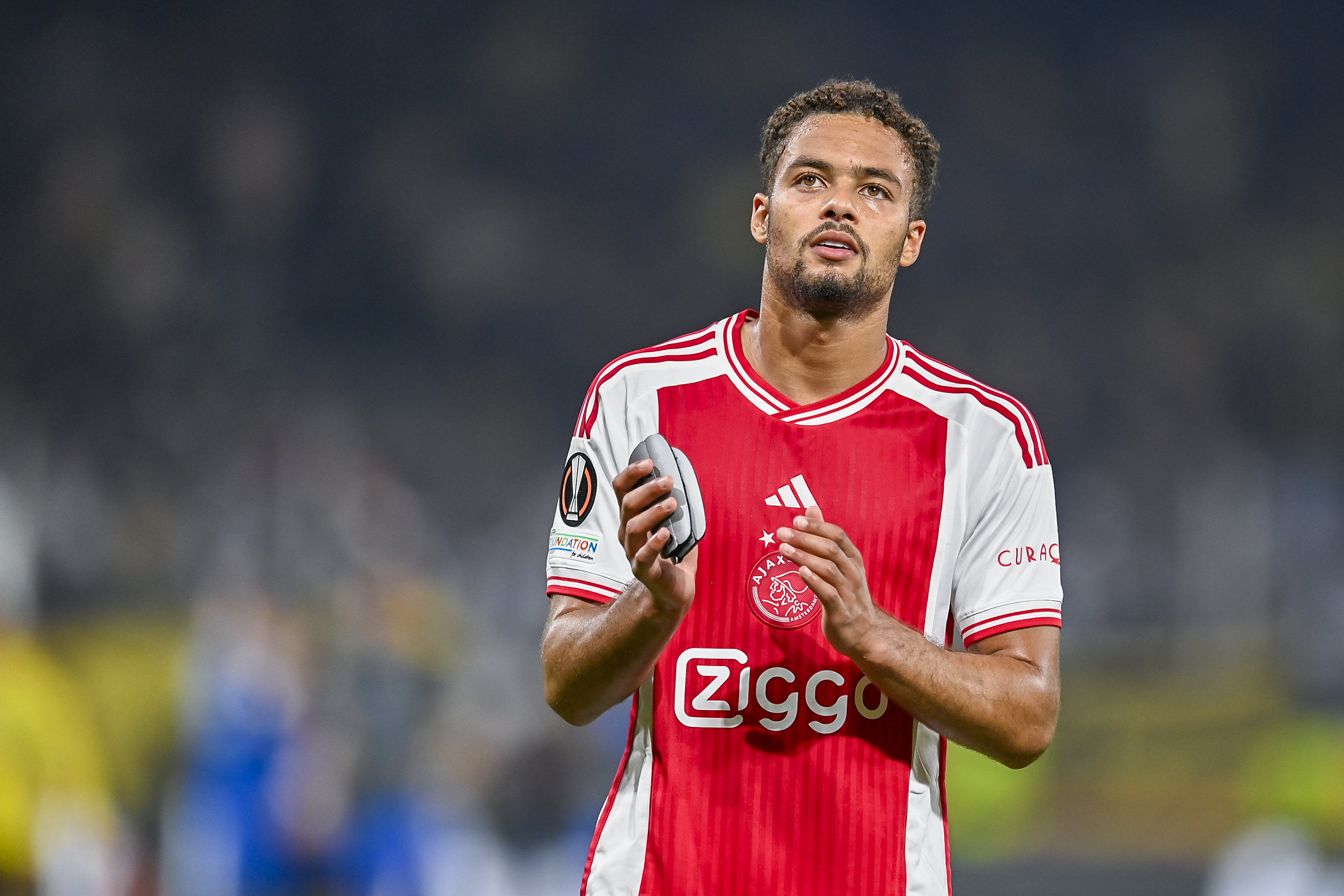 Devyne Rensch na het duel tegen AEK Athene