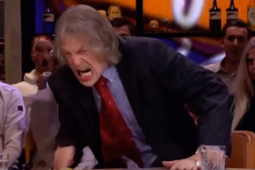 Een woedende Johan Derksen