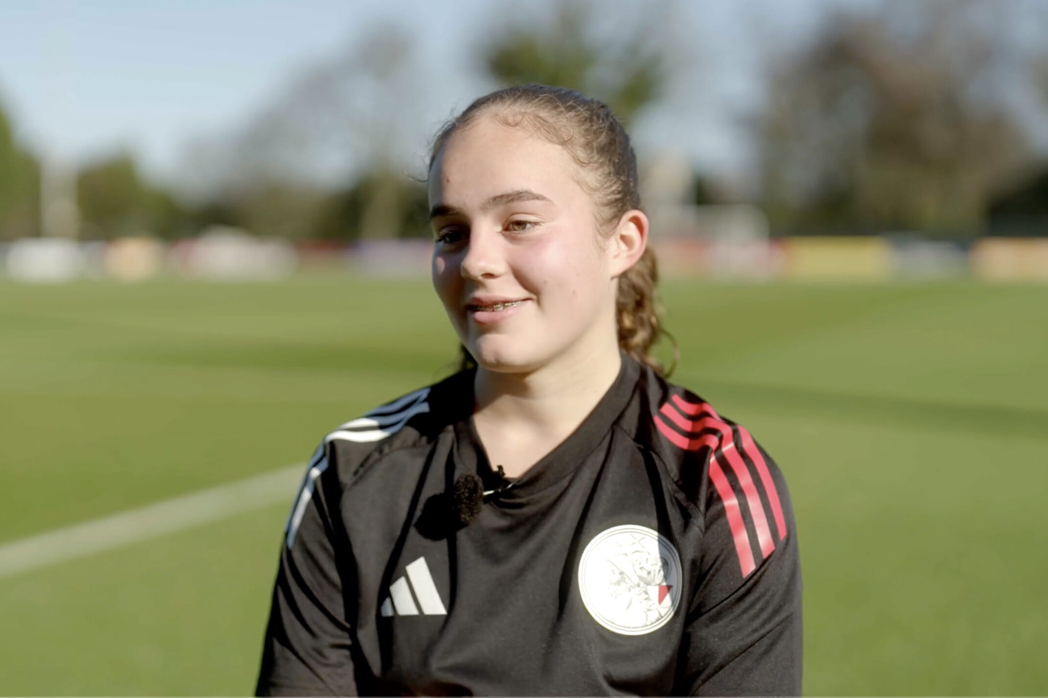 Elisa van Dijk bij Ajax TV