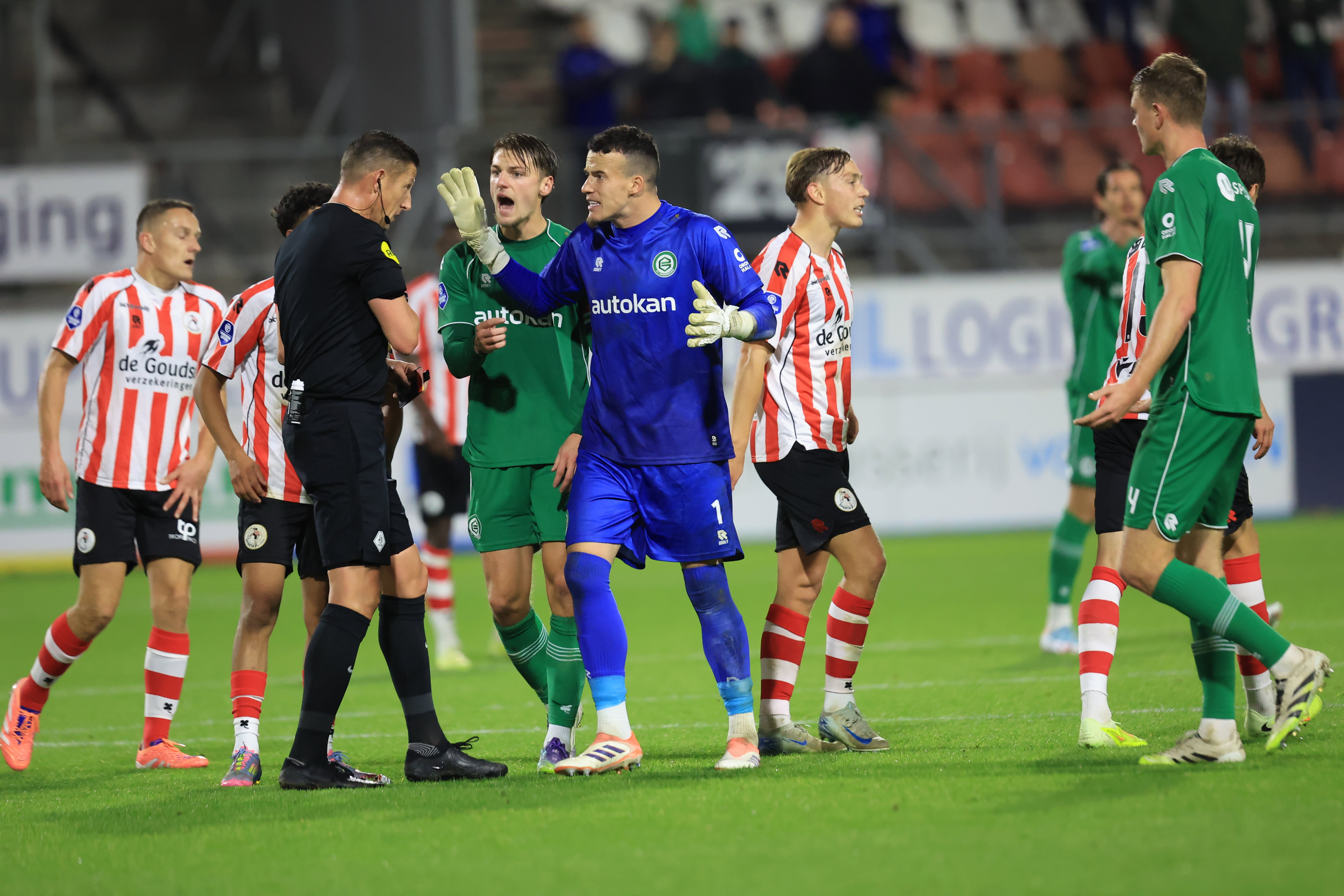 Etienne Vaessen moet er met rood af tegen Sparta
