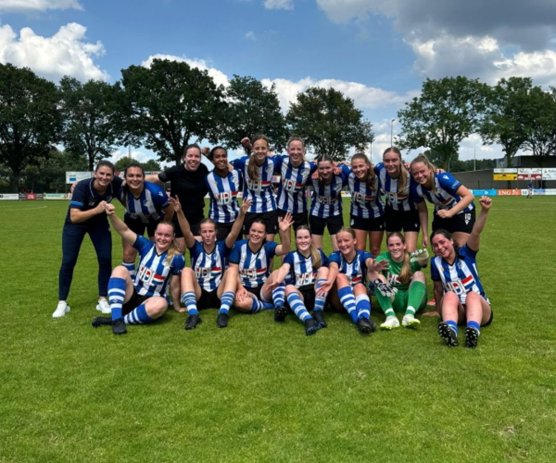 FC Eindhoven promoveert