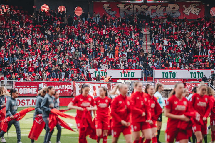FC Twente Vrouwen in De Grolsch Veste