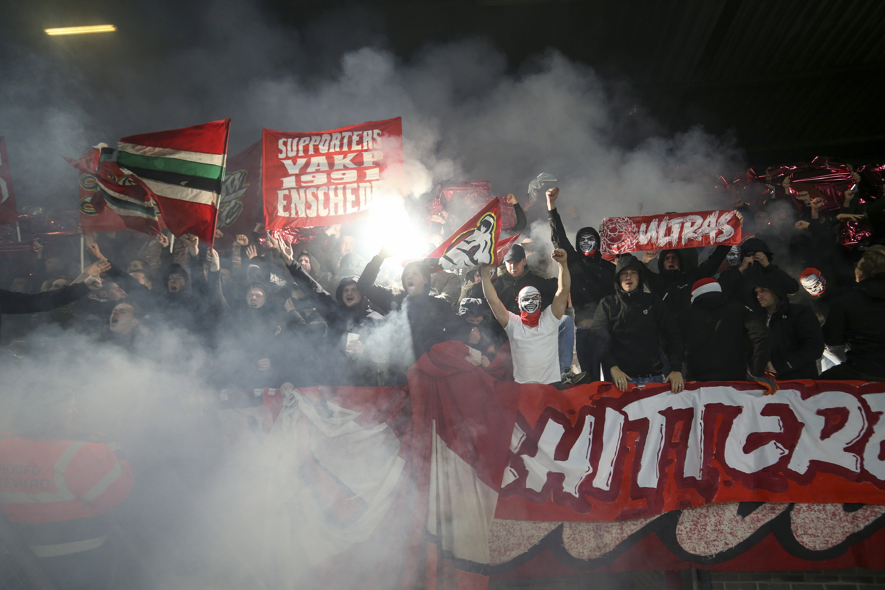 FC Twente-fans op het Kasteel