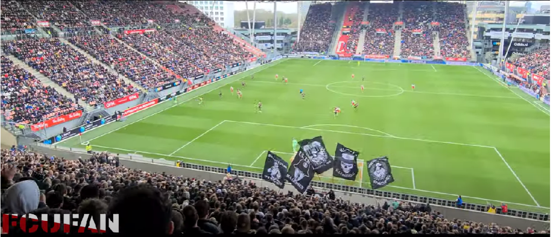 FC Utrecht fans in de Galgenwaard