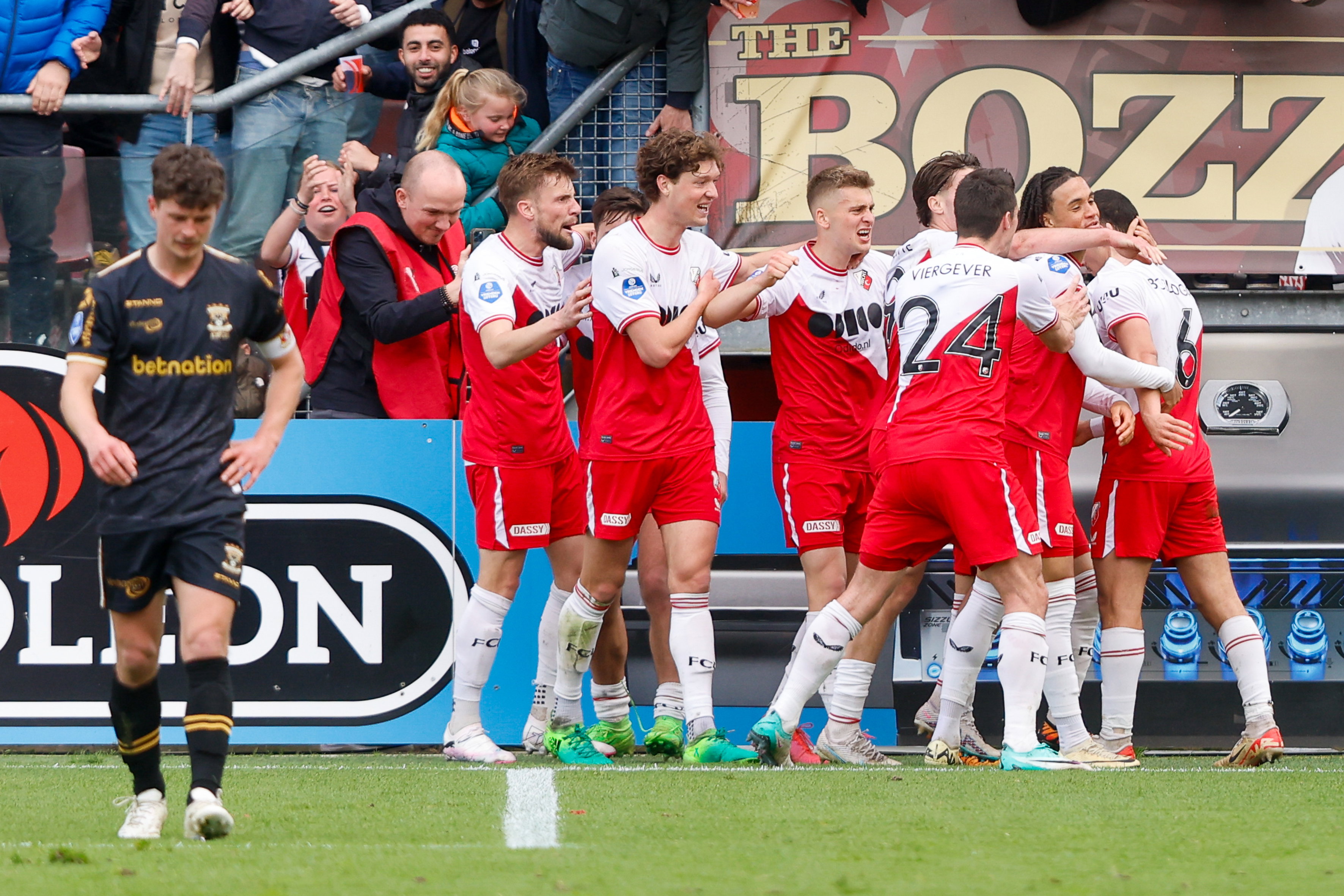 FC Utrecht juicht na de goal van Bozdogan