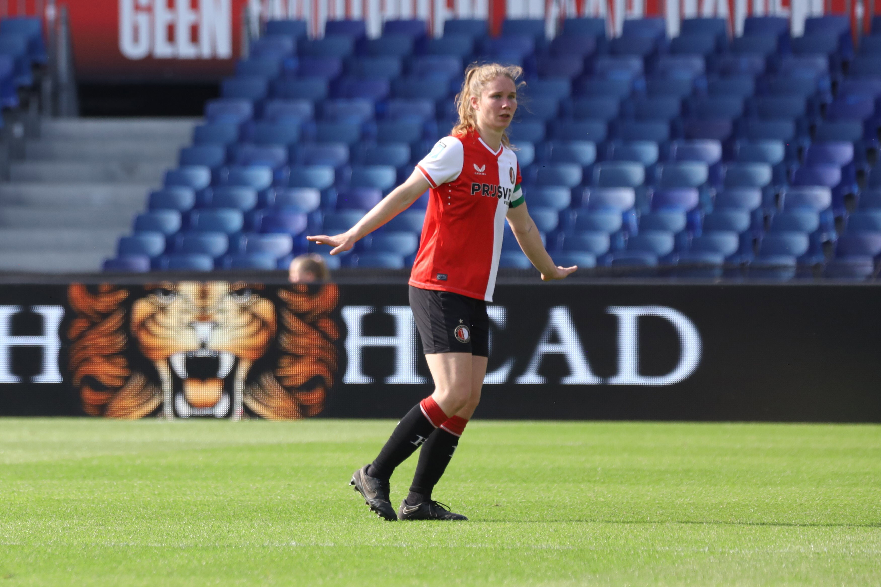 Sisca Folkertsma in De Kuip