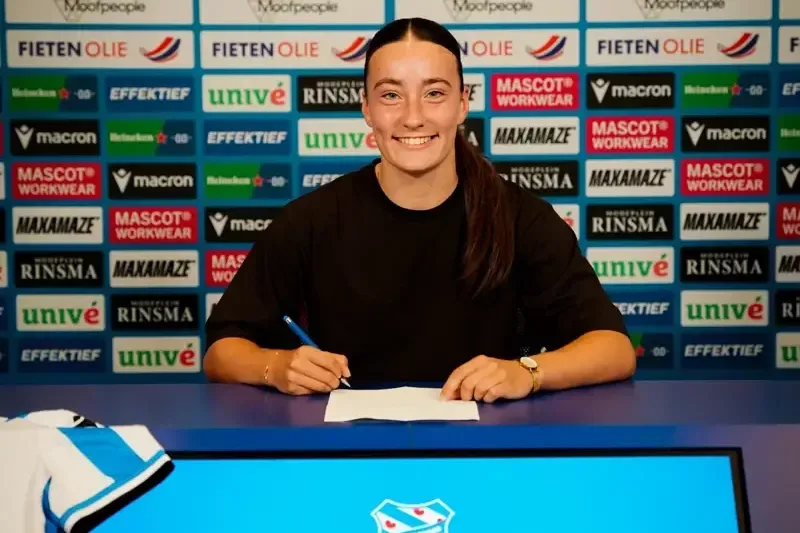 OFFICIEEL | SC Heerenveen legt jongste debutant ooit (15) vast