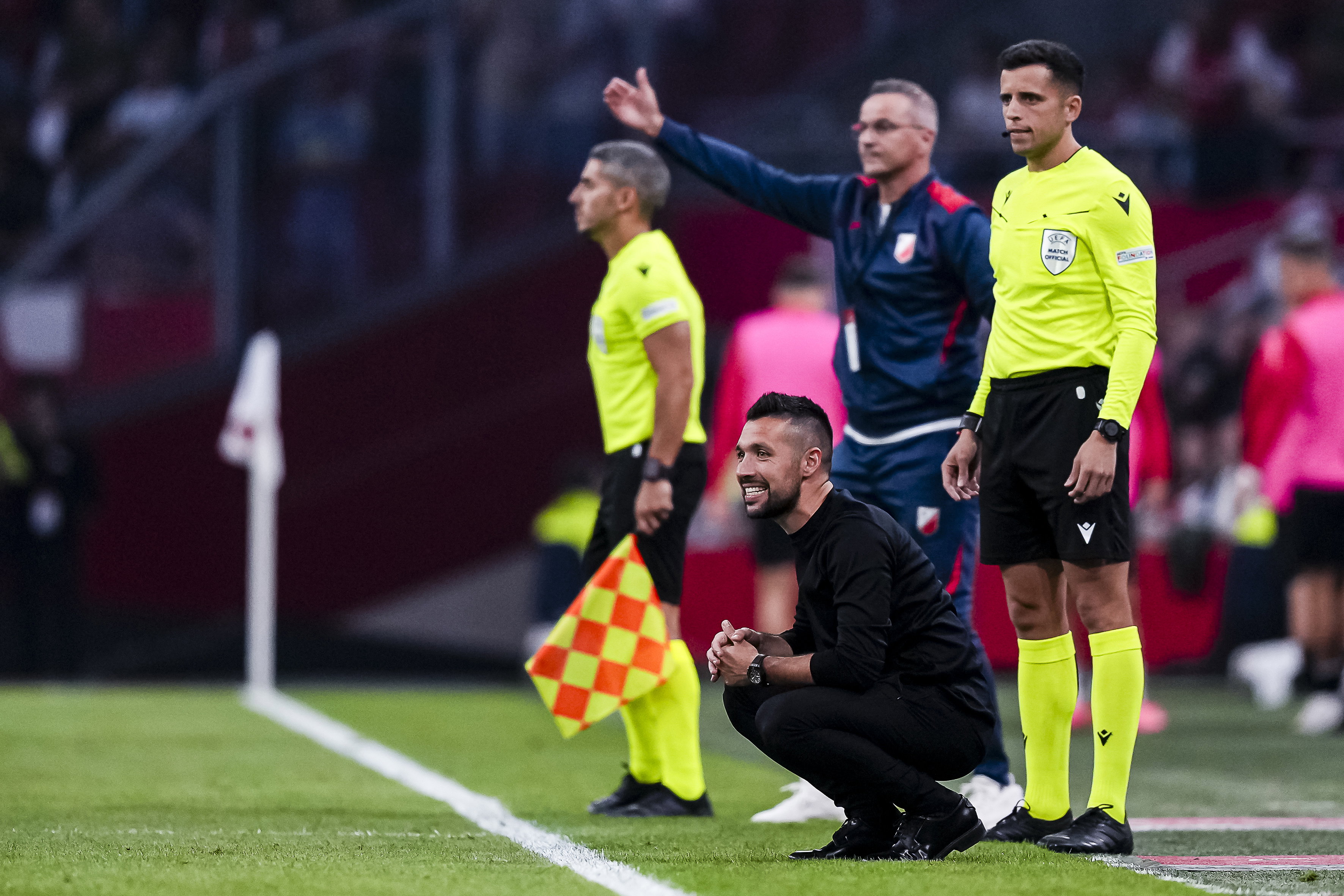 Francesco Farioli hurkt