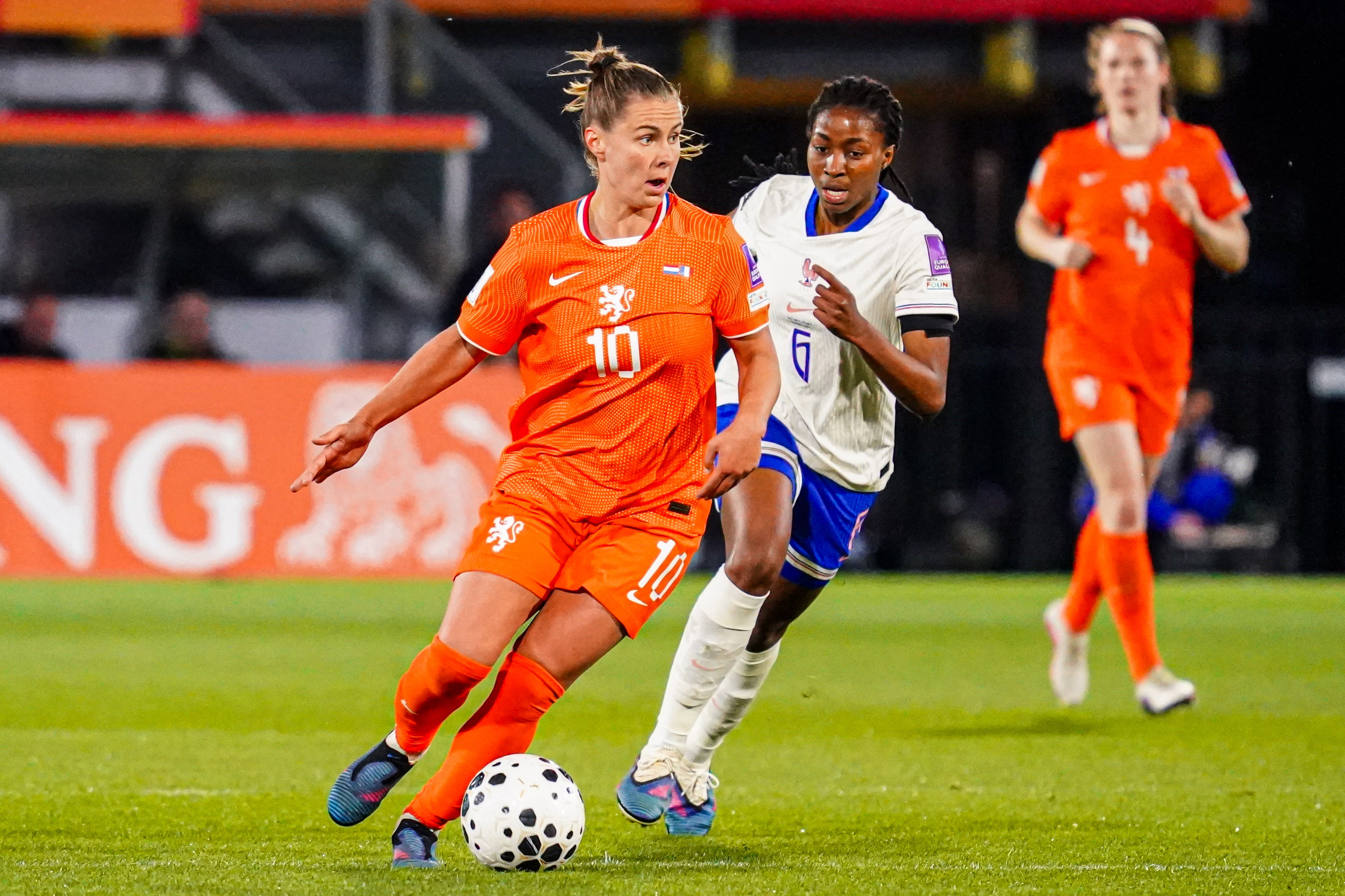 Victoria Pelova in actie tegen Frankrijk