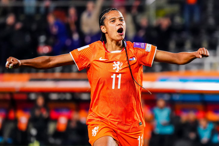 Esmee Brugts juicht