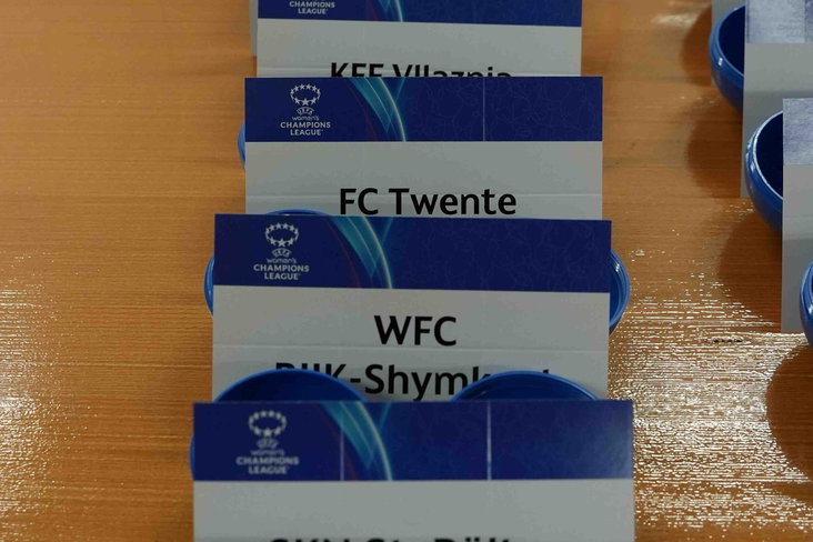 De naam van FC Twente bij de loting van de UEFA Women's Champions League