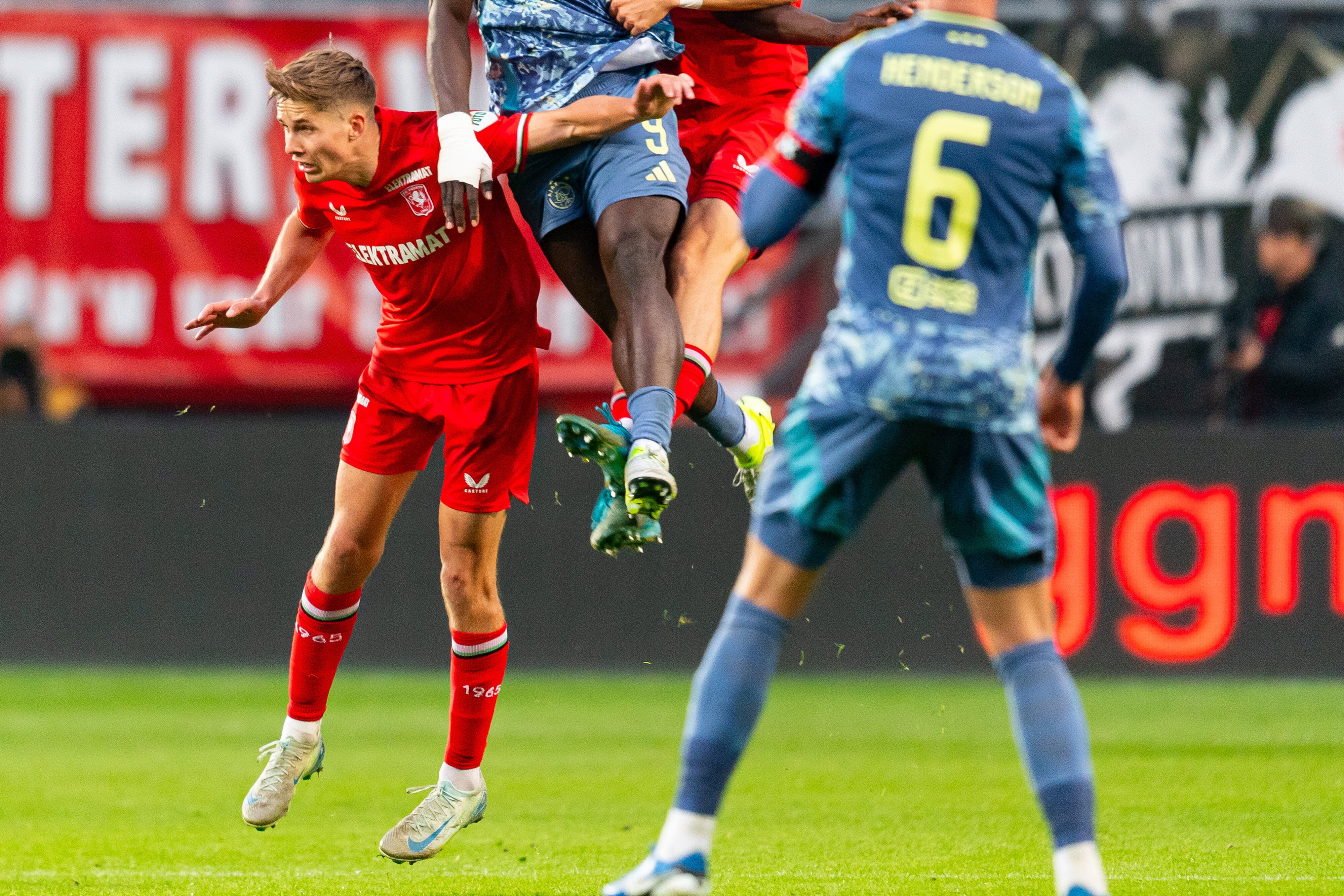 Gijs Besselink in actie tegen Ajax
