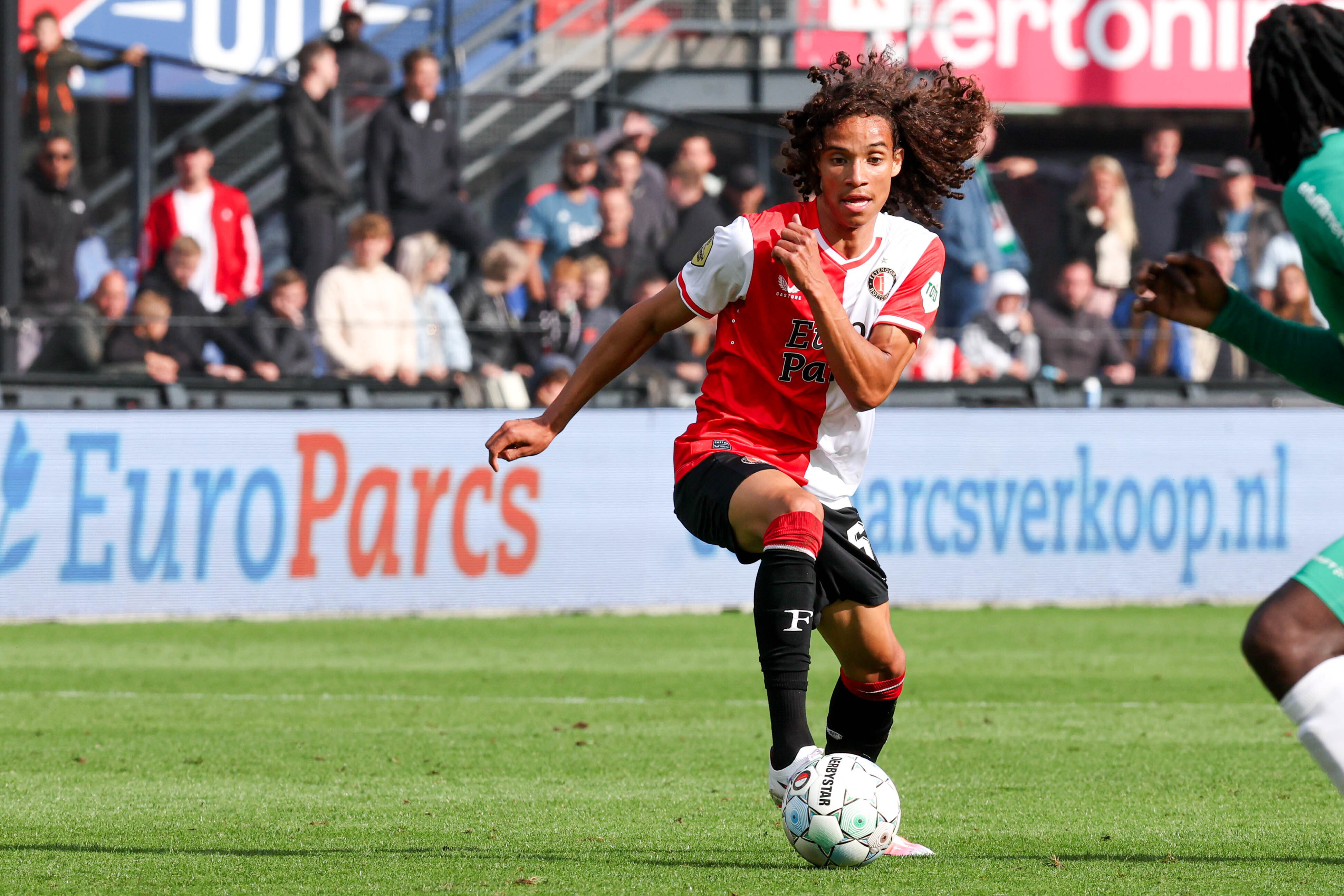 Gjivai Zechiël tegen Almere City