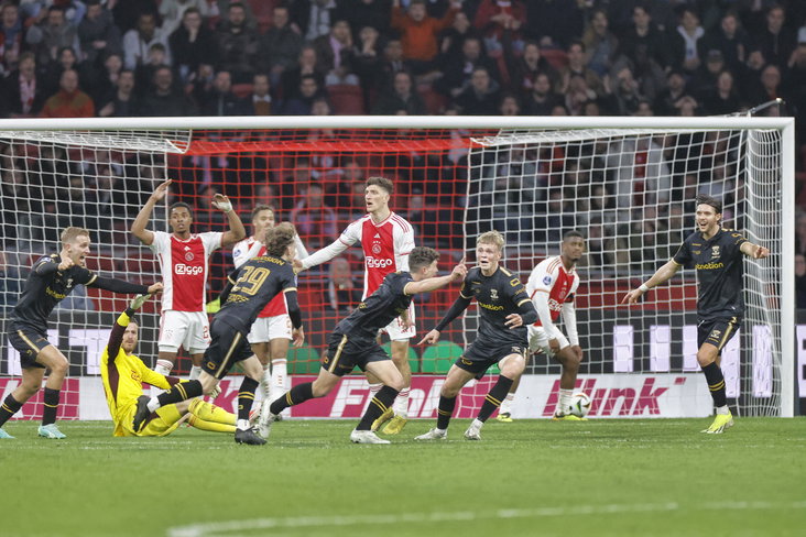 Go Ahead Eagles viert Ajax baalt