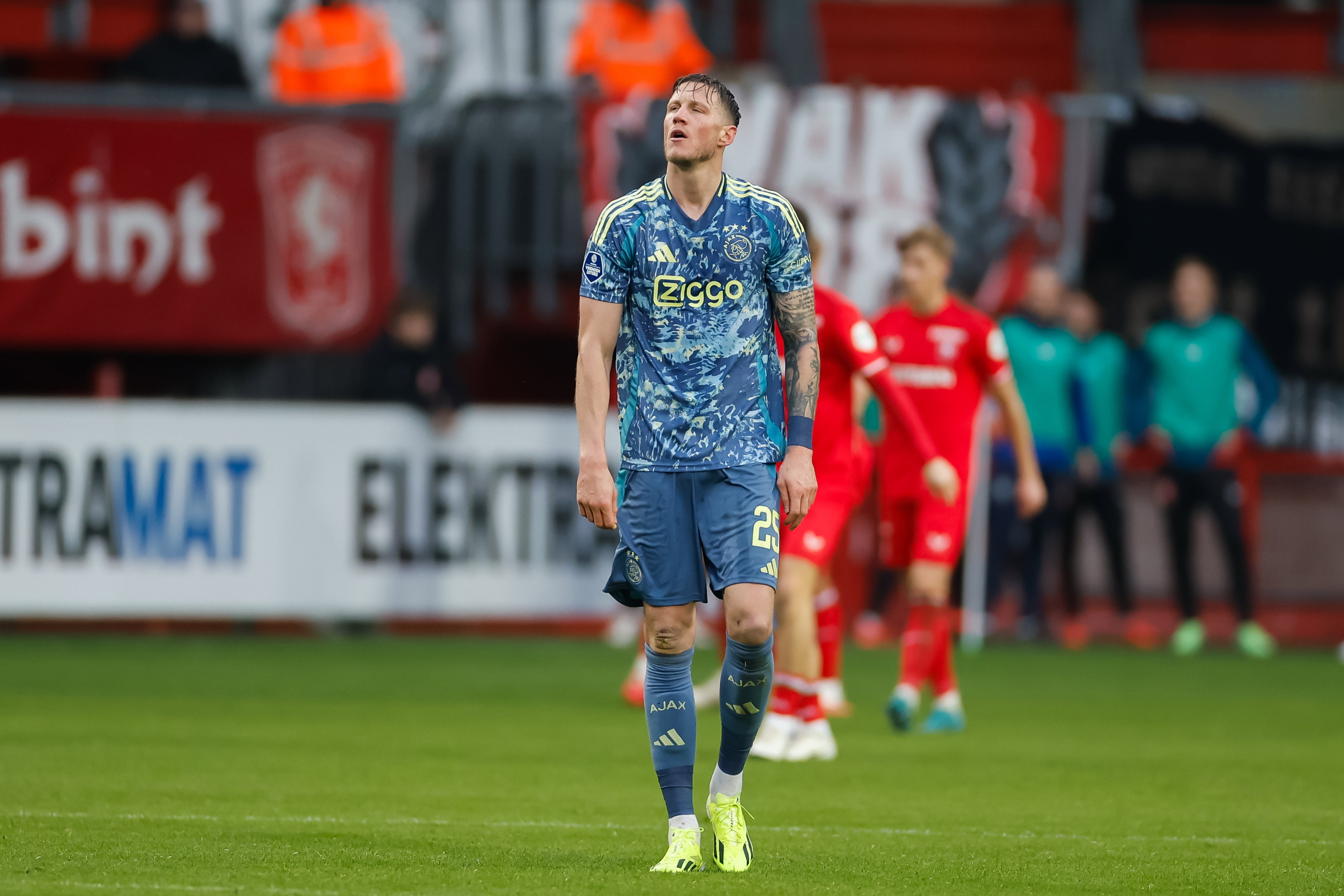 Wout Weghorst baalt