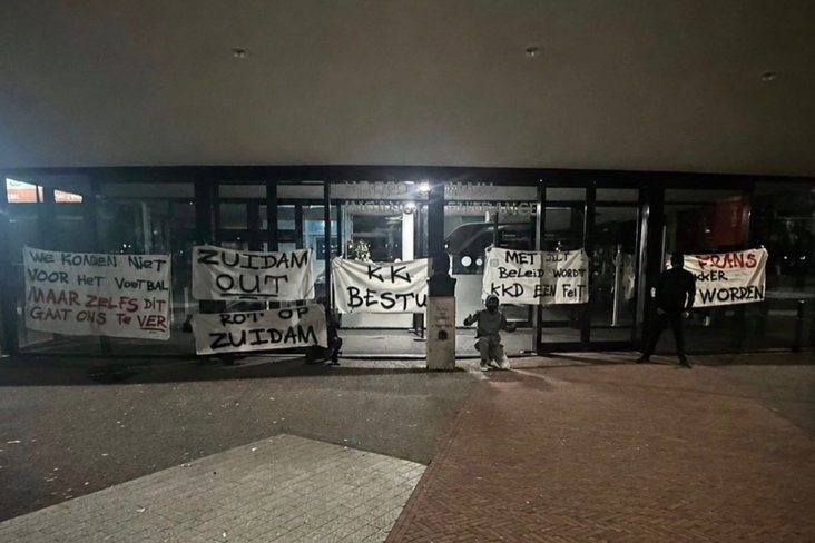 De betreffende spandoeken