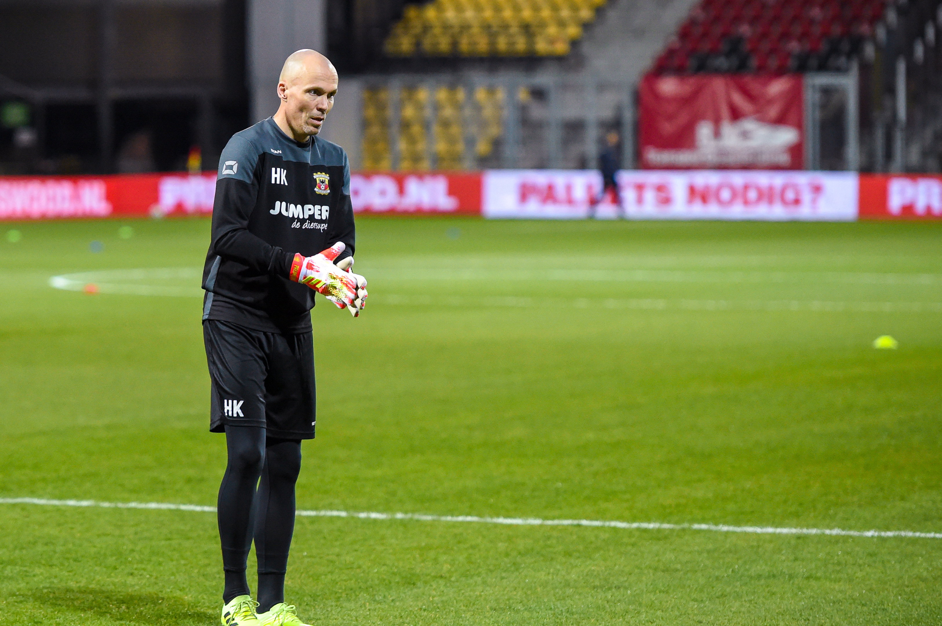 Harmen Kuperus als keeperstrainer van Go Ahead Eagles