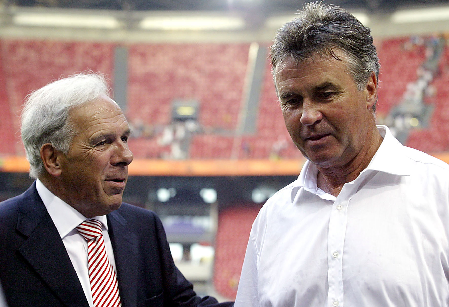 Harry van Raaij en Guus Hiddink in 2003