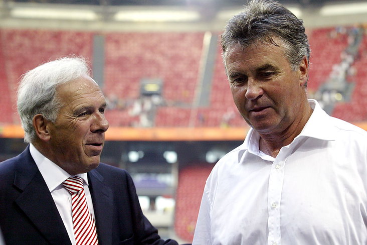 Harry van Raaij en Guus Hiddink in 2003