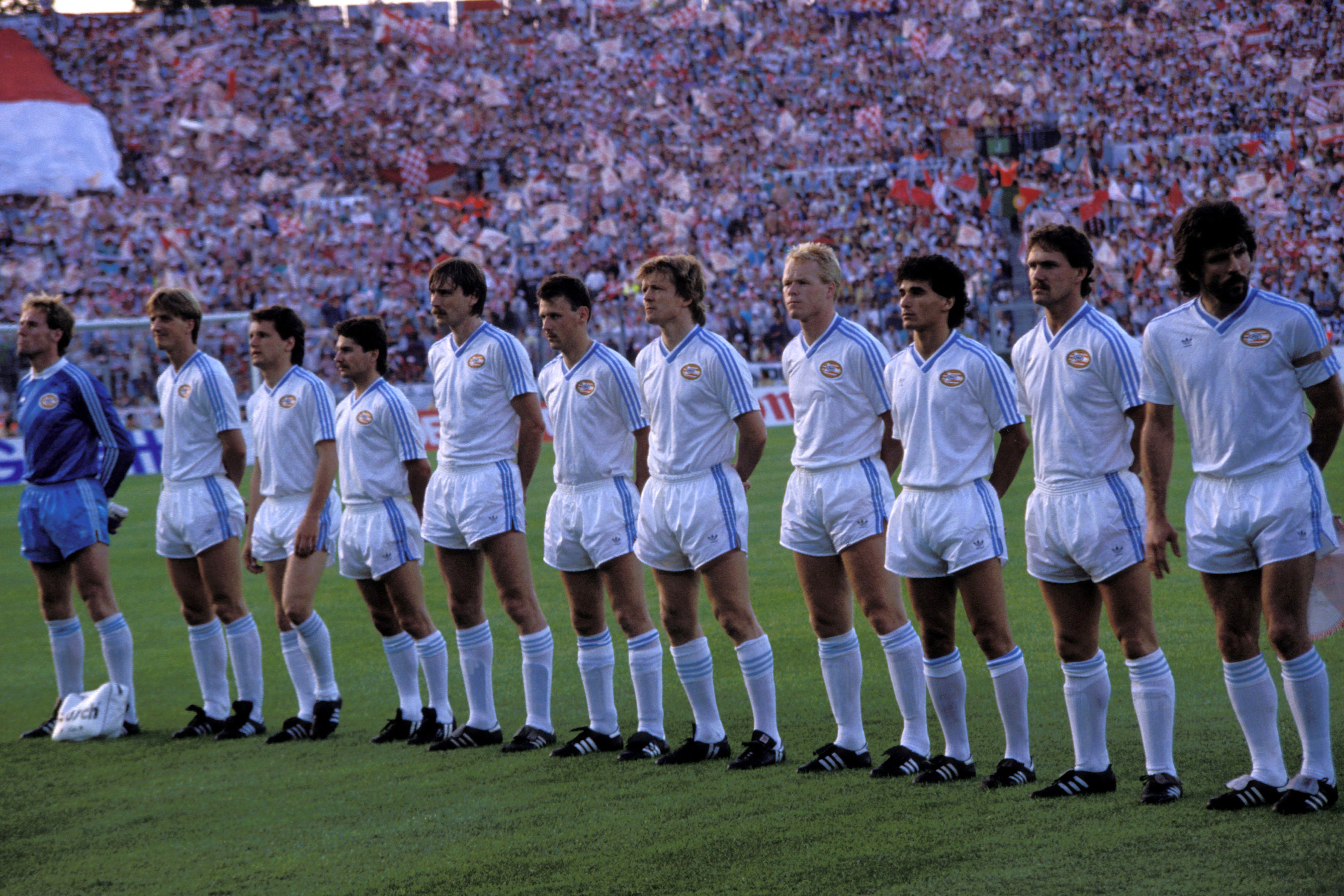 Het PSV-elftal voor de finale in 1988