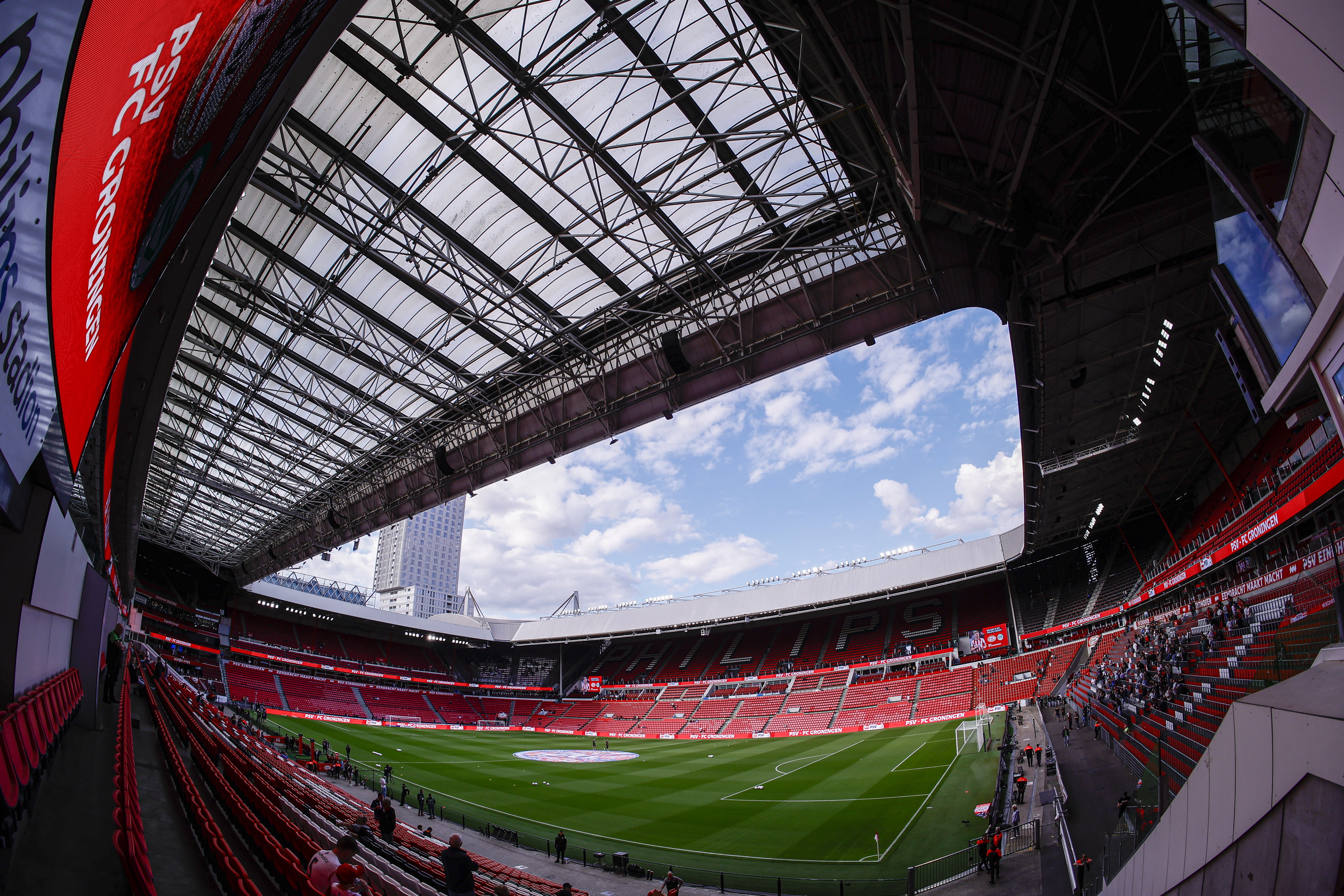 Het Philips Stadion voor het duel met FC Groningen