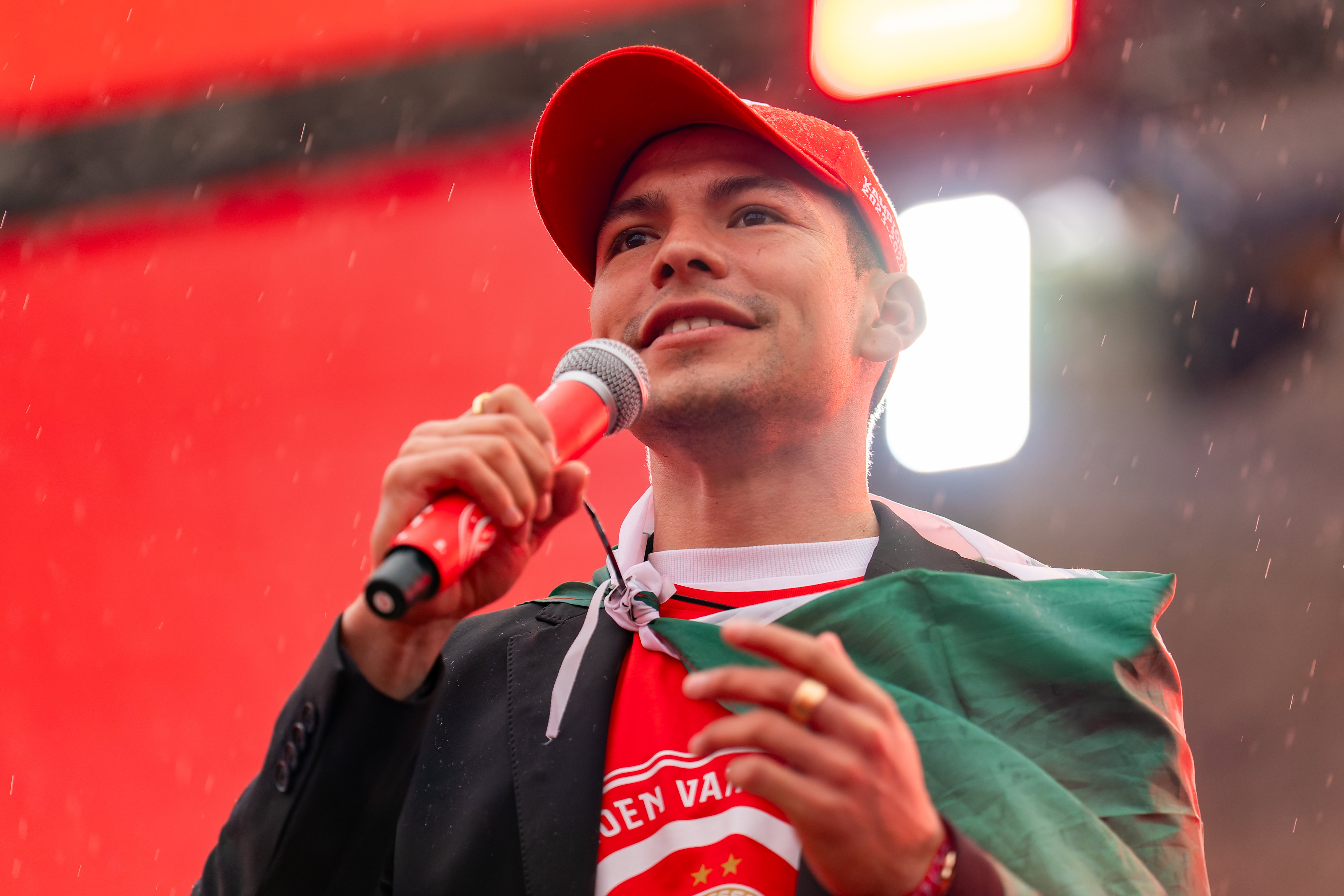 Hirving Lozano tijdens de huldiging van PSV
