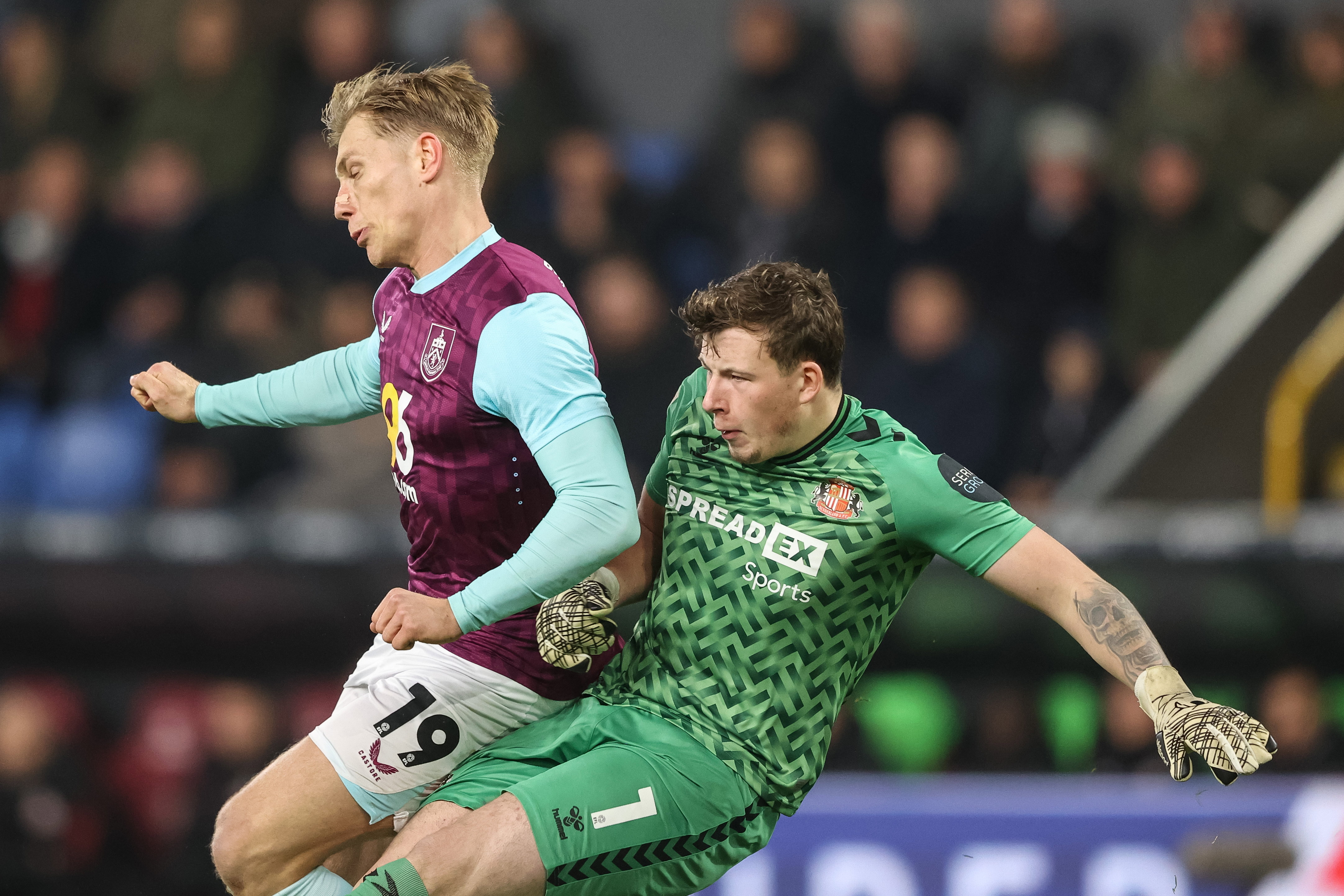 Hjalmar Ekdal in actie namens Burnley