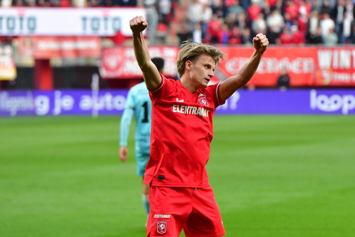 Sem Steijn na zijn 20ste competitietreffer voor FC Twente