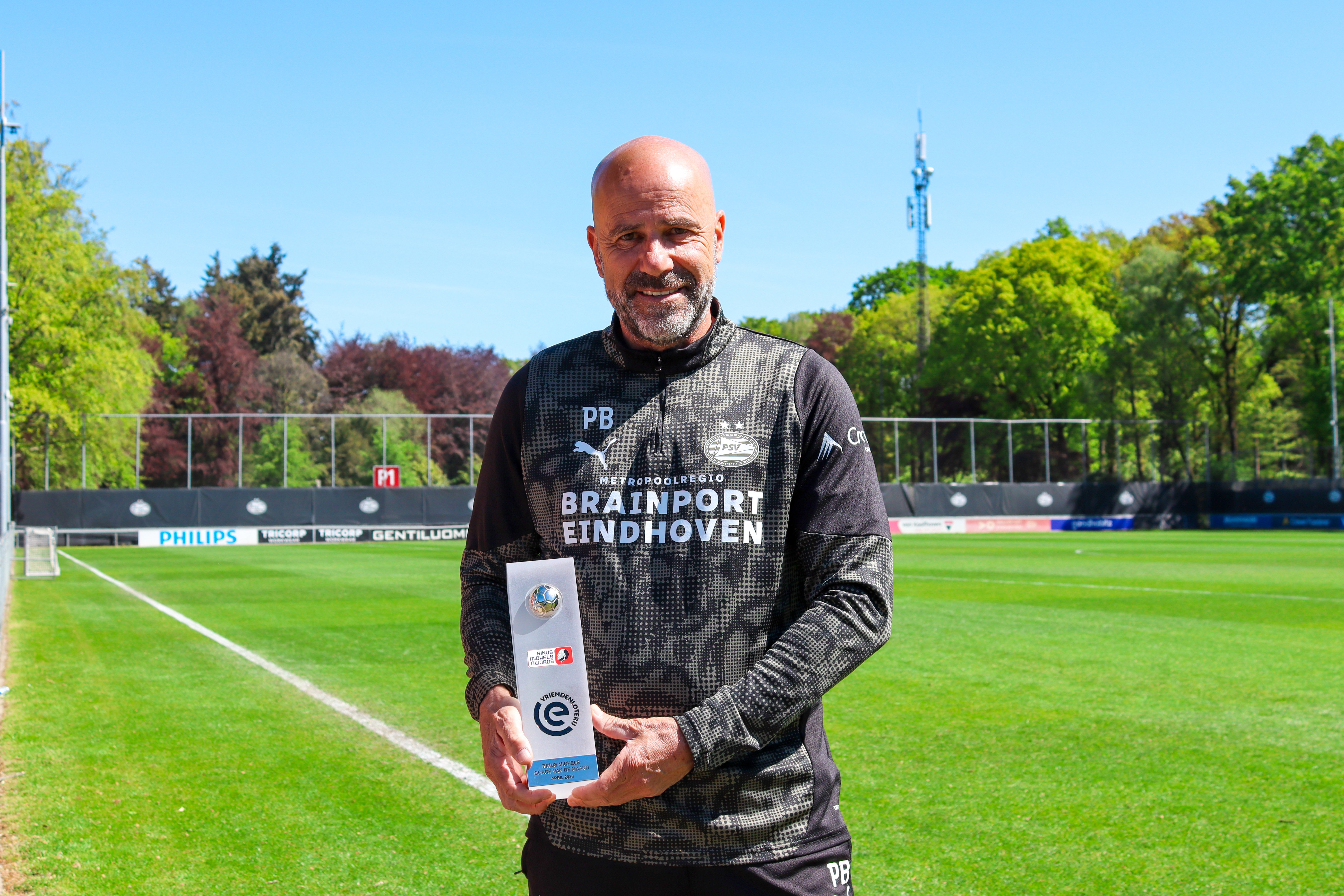 Peter Bosz is de Rinus Michels Coach van de Maand