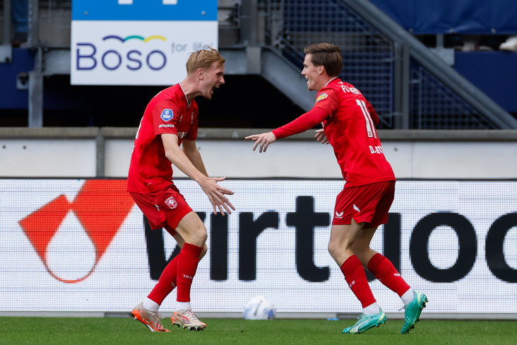 Daan en Mats Rots juichen