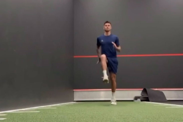 Mees Hilgers aan het trainen