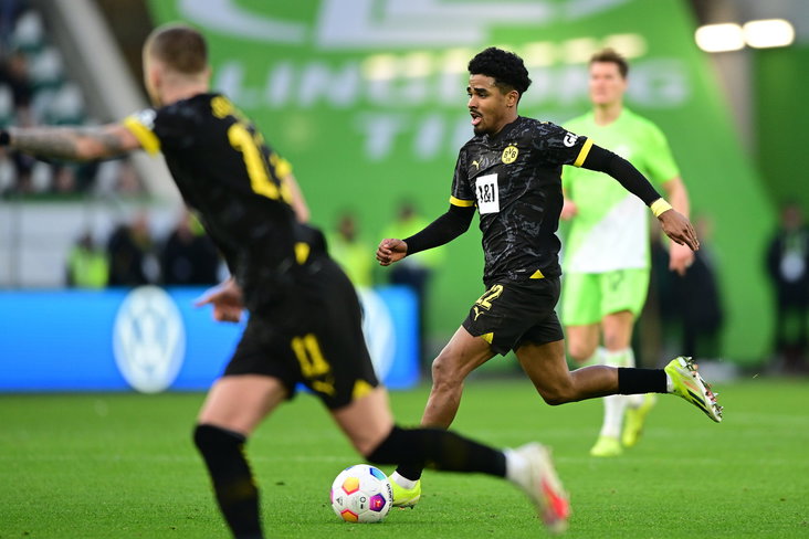 Ian Maatsen met Borussia Dortmund tegen Vf L Wolfsburg