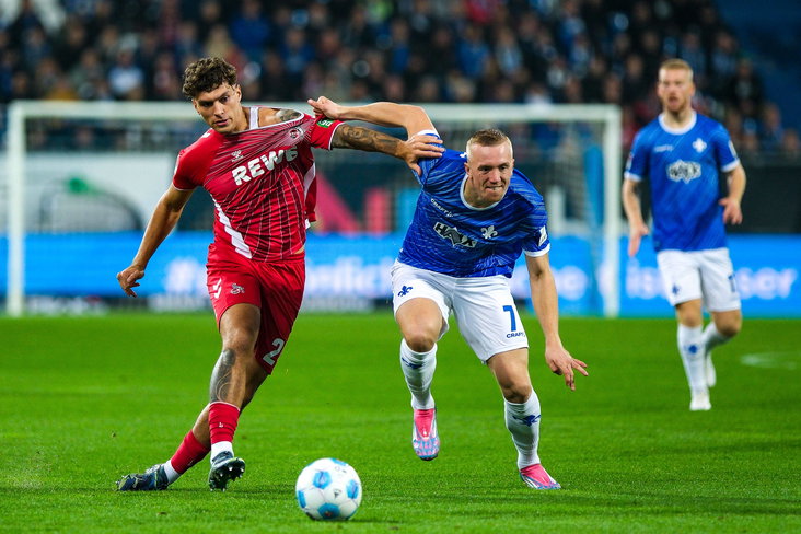 Isac Lidberg aan de bal voor Darmstadt98
