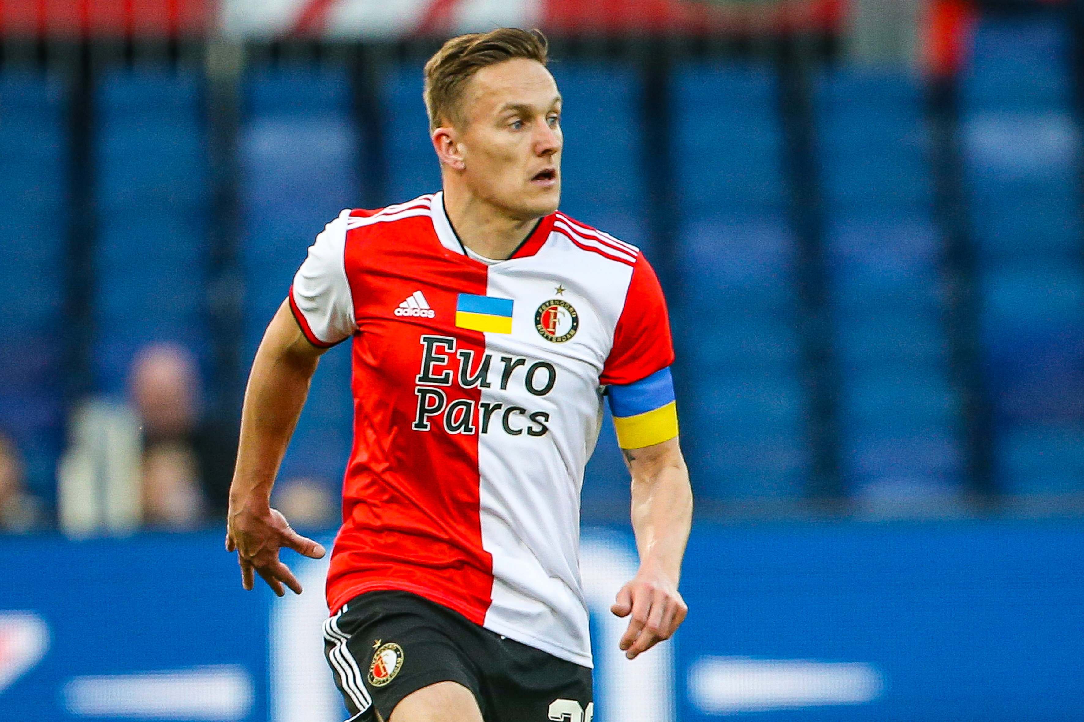 Jens Toornstra in het Feyenoord shirt met Oekraiense vlag