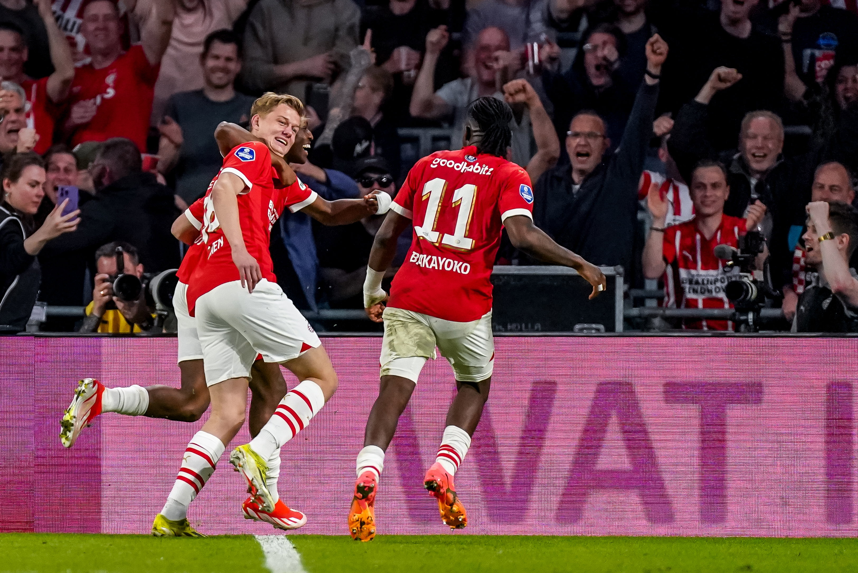 Jesper Uneken scoort bij zijn debuut bij PSV