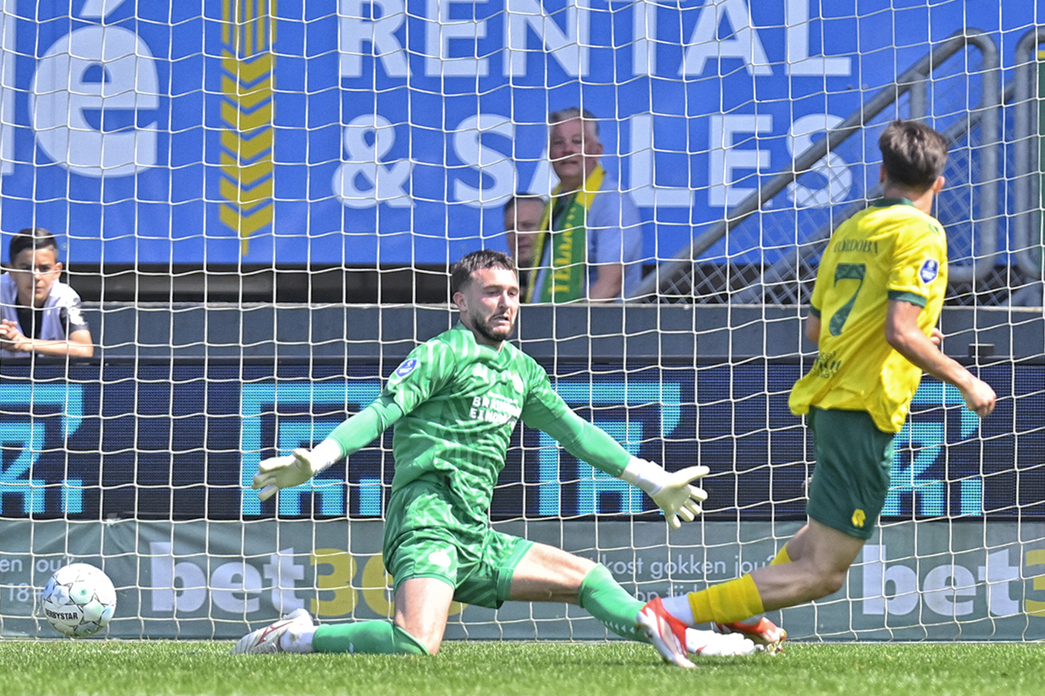 Joel Drommel mocht tegen Fortuna Sittard weer eens starten