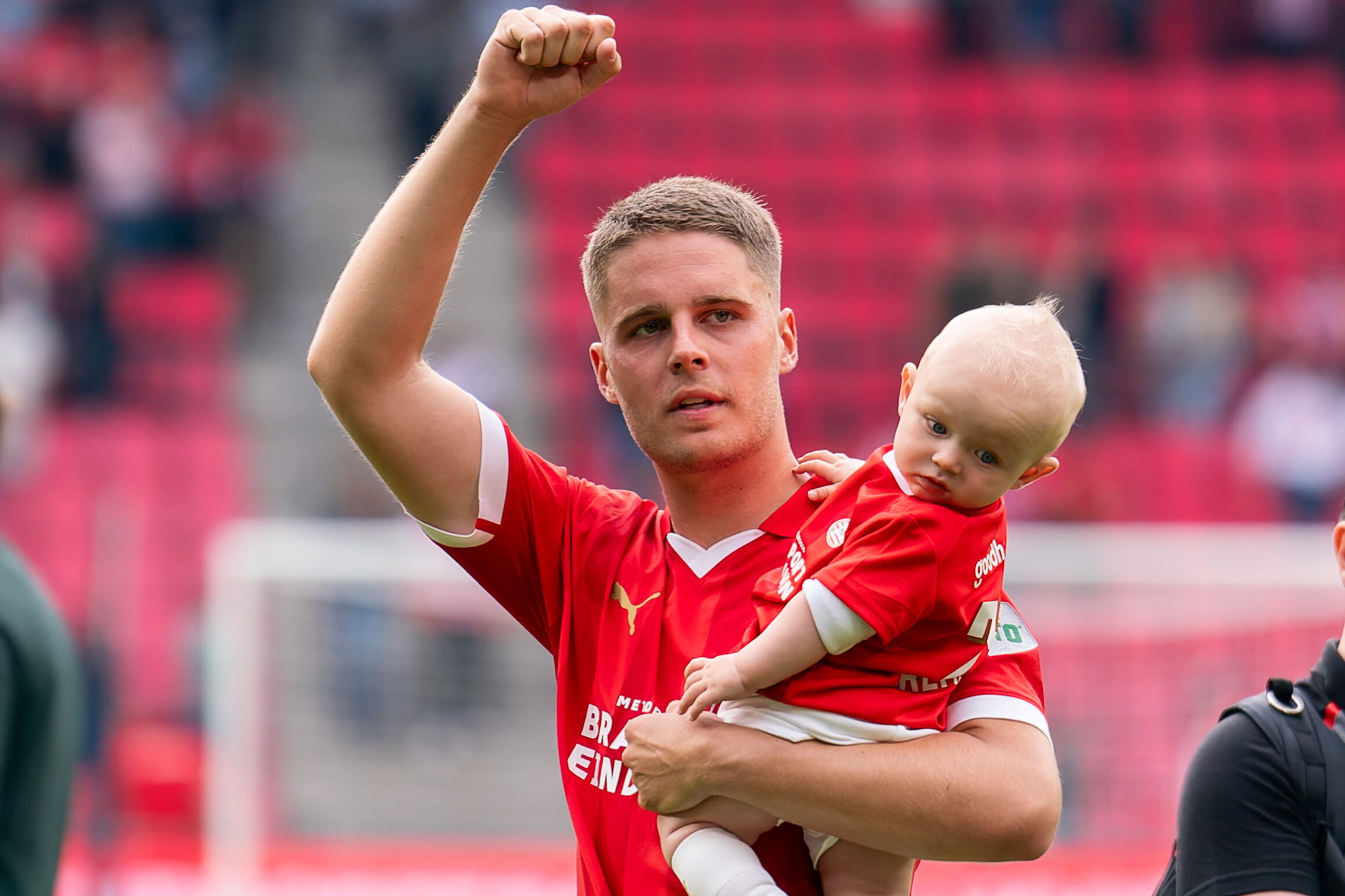 Joey Veerman met zoonlief Frenkie