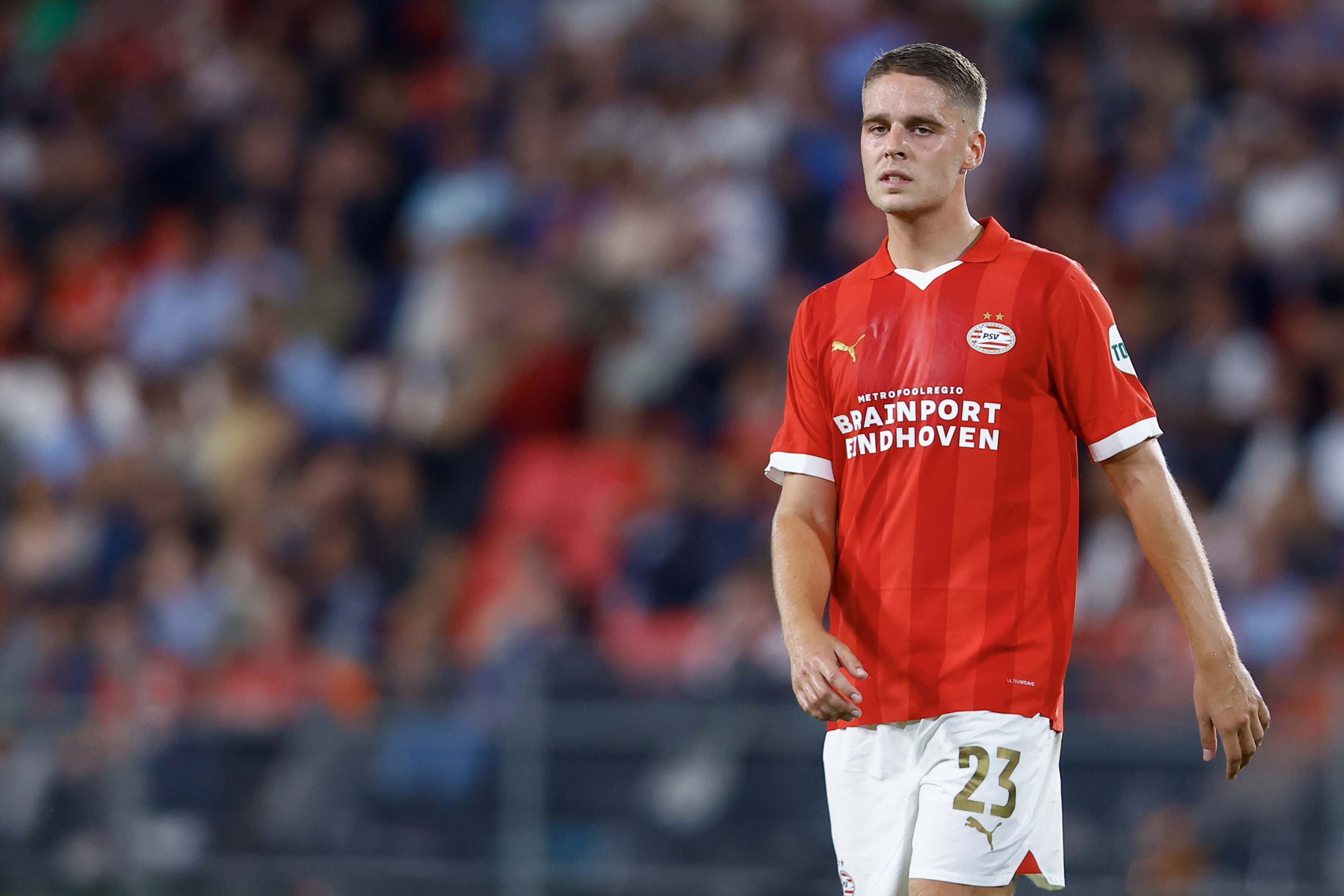 Joey Veerman namens PSV in het Philips Stadion