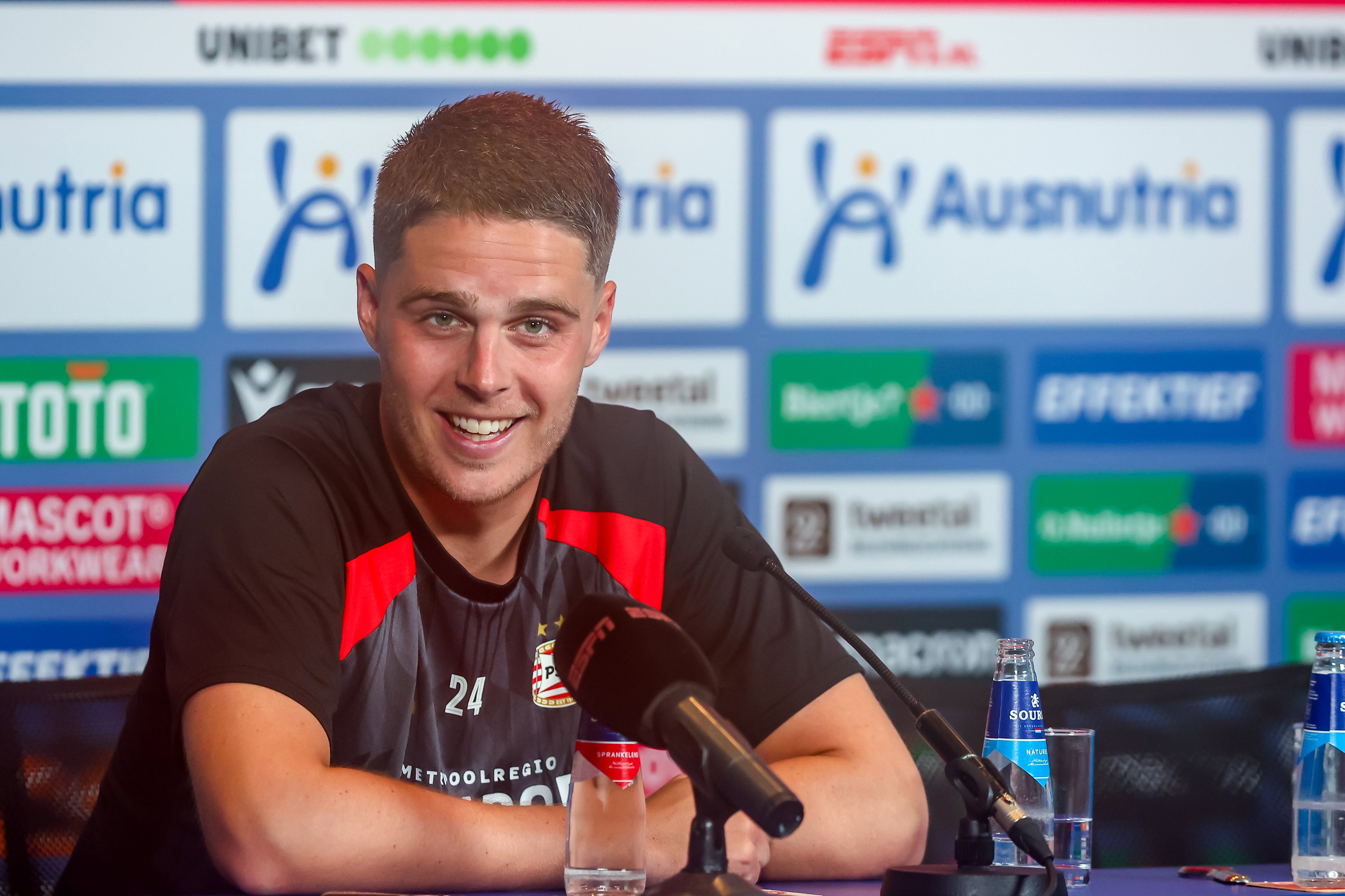 Joey Veerman op de persconferentie