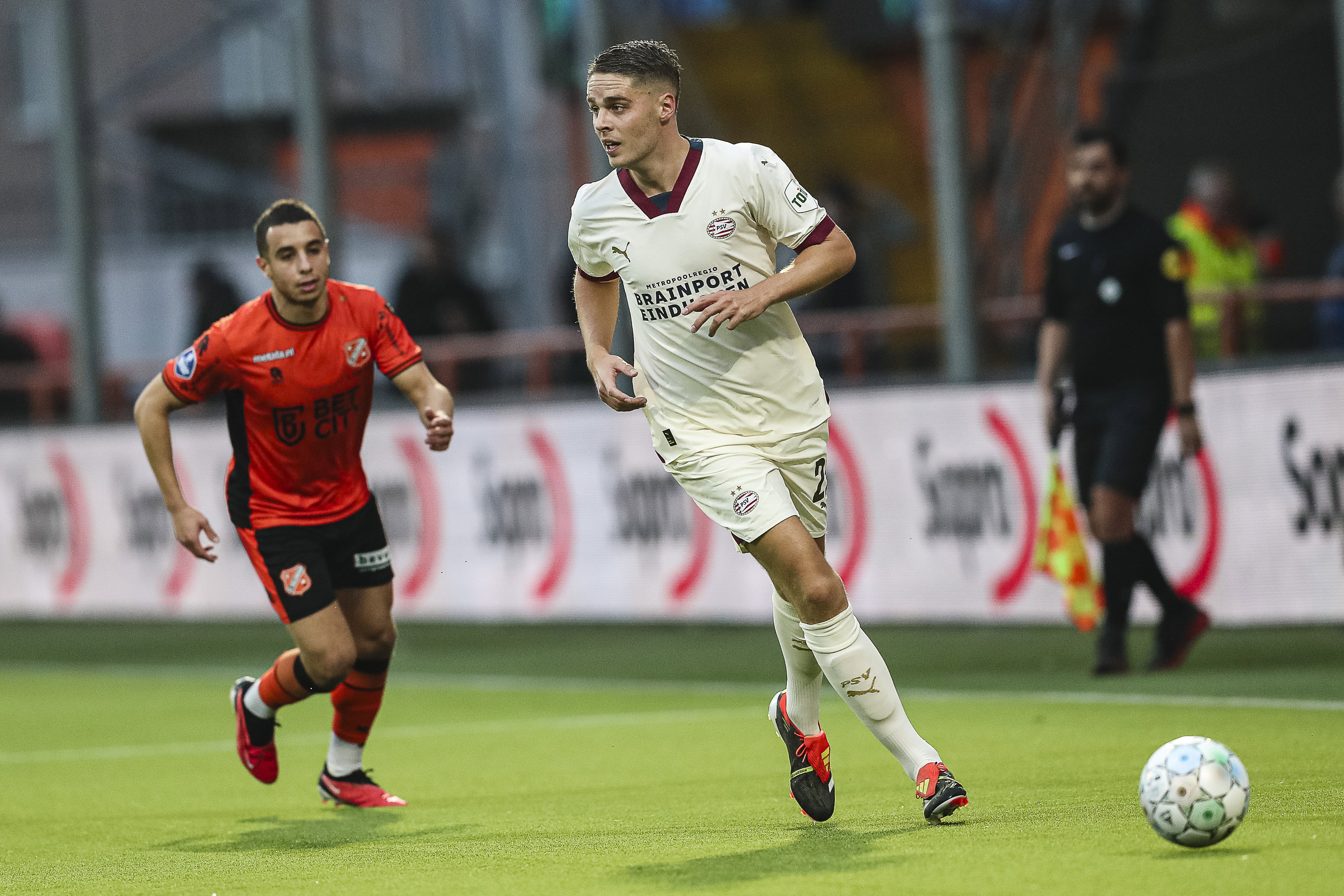 Joey Veerman tegen FC Volendam